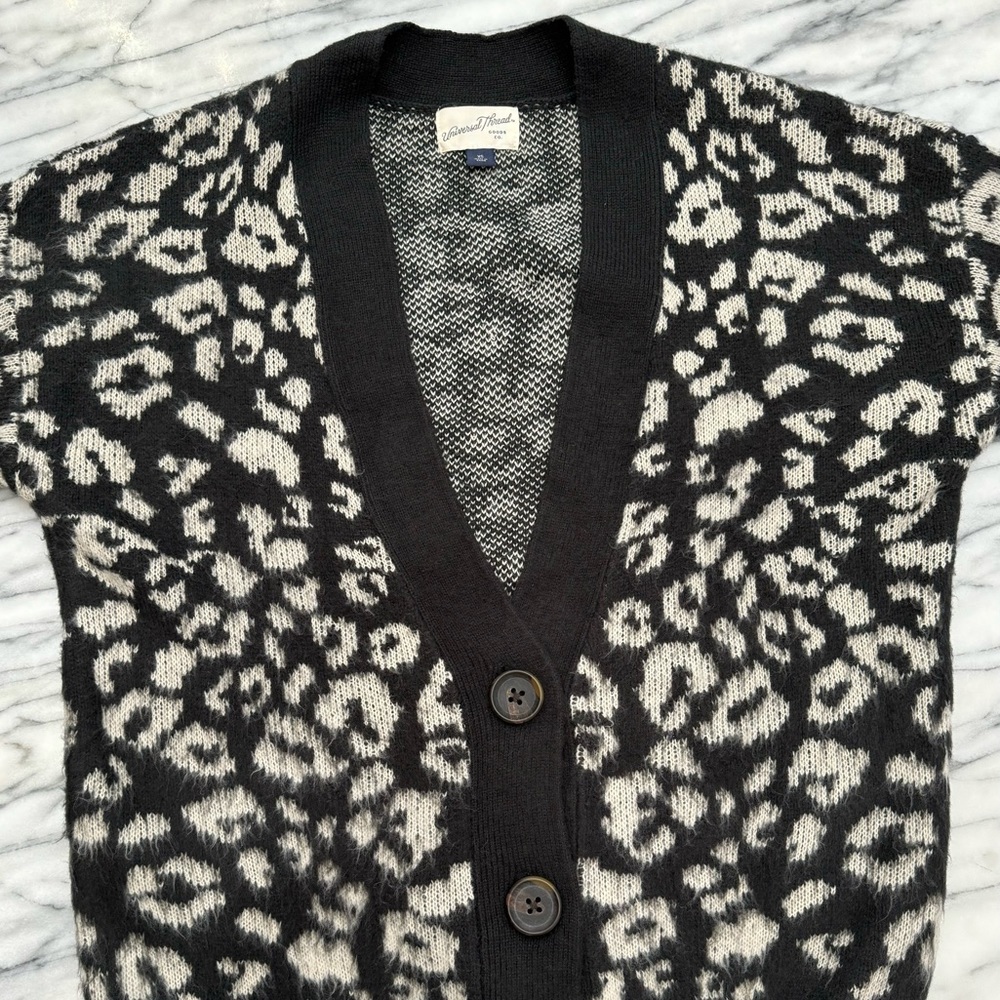🐆 Soft Leopard Print Cardigan - Universal Thread™ - Picture 3 of 9